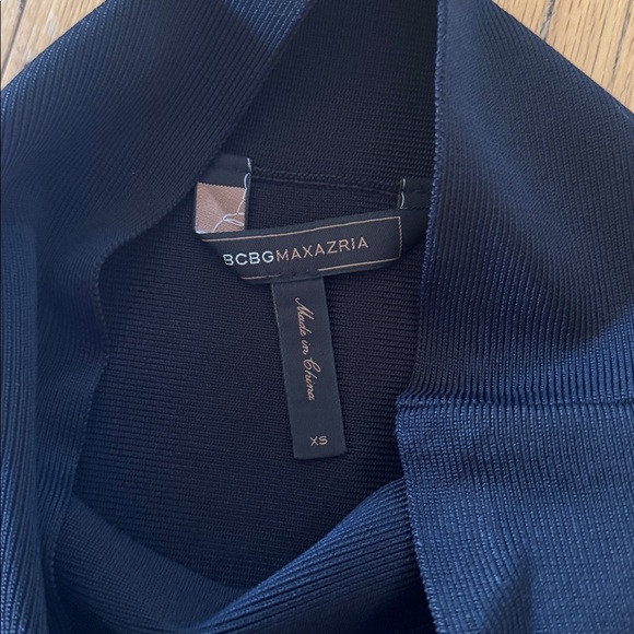 BCBG MAXAZRIA | mini skirt | black sequins | bandage style | size XS - Picture 2 of 4